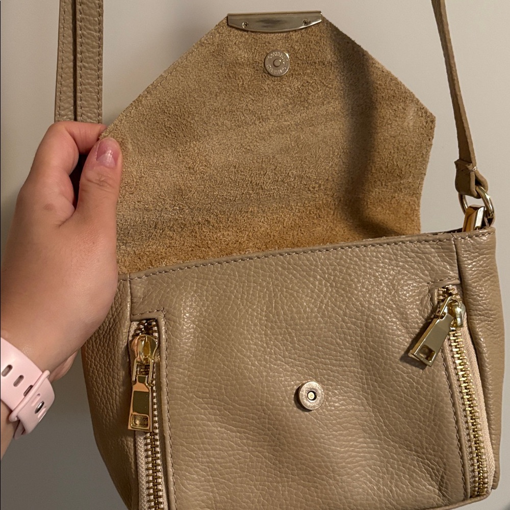 Elegant Tan Crossbody Bag made in Italy - Picture 3 of 6